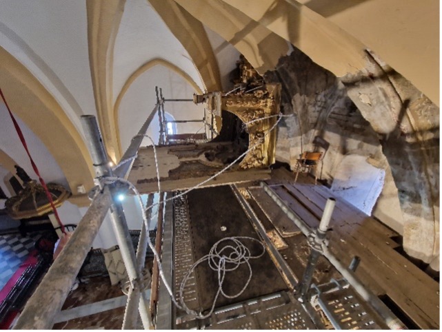 Desmontaje del retablo de la parroquia Ntra. Sra. de las Nieves (La Rinconada) - Alquiansa