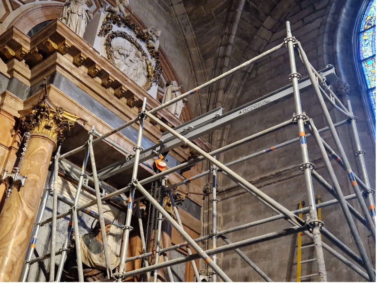 Bajada de la escultura de San José para la restauración en su propia capilla - Alquiansa