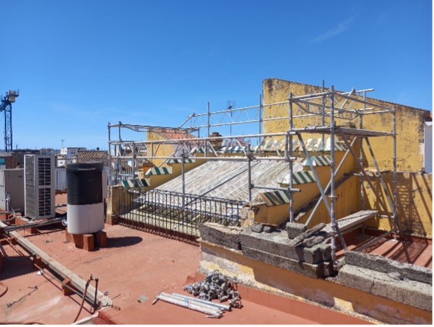 Estructura móvil para la remodelación de un lucernario en un edificio de arquitectura regionalista de José Espiau - Alquiansa