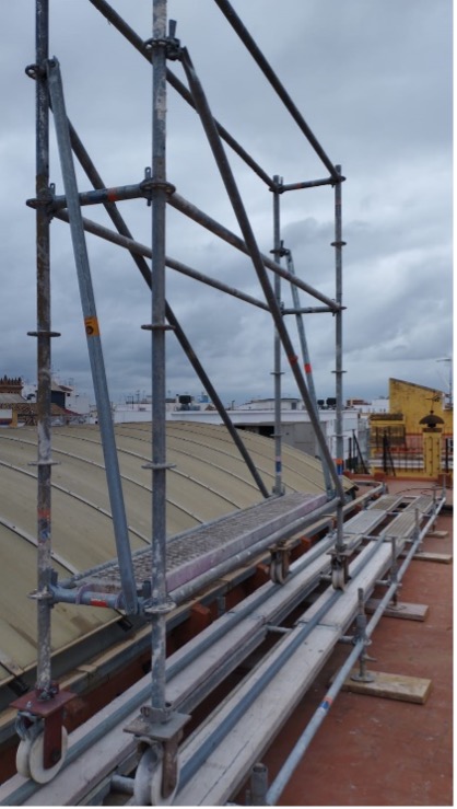 Estructura móvil para la remodelación de un lucernario en un edificio de arquitectura regionalista de José Espiau - Alquiansa